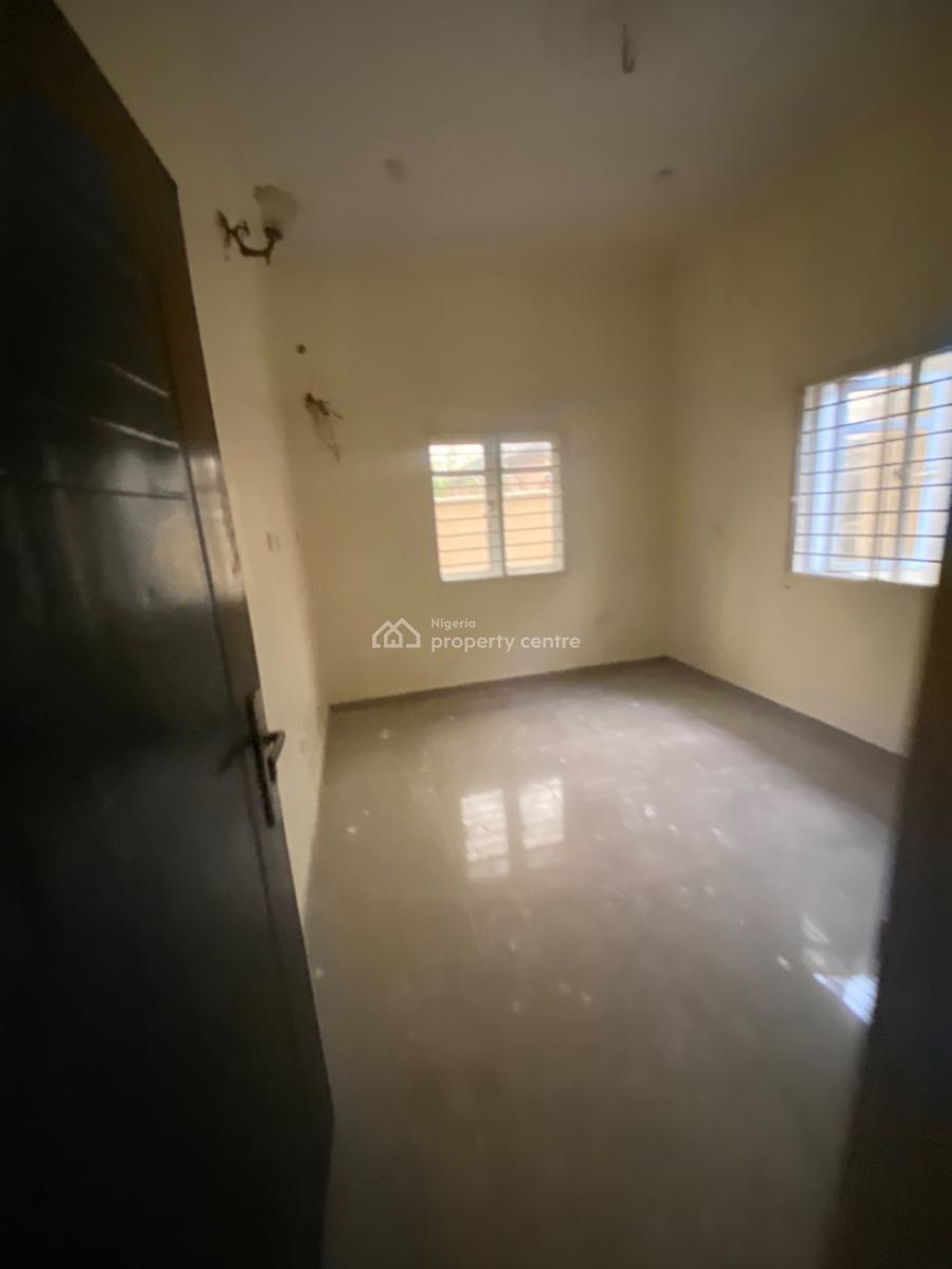 Luxuriously Spacious Nice 3bedroom Flat with Excellent Finishing, No. 12b, Rafiu Close Sangotedo, Sangotedo, Ajah, Lagos, House for Rent