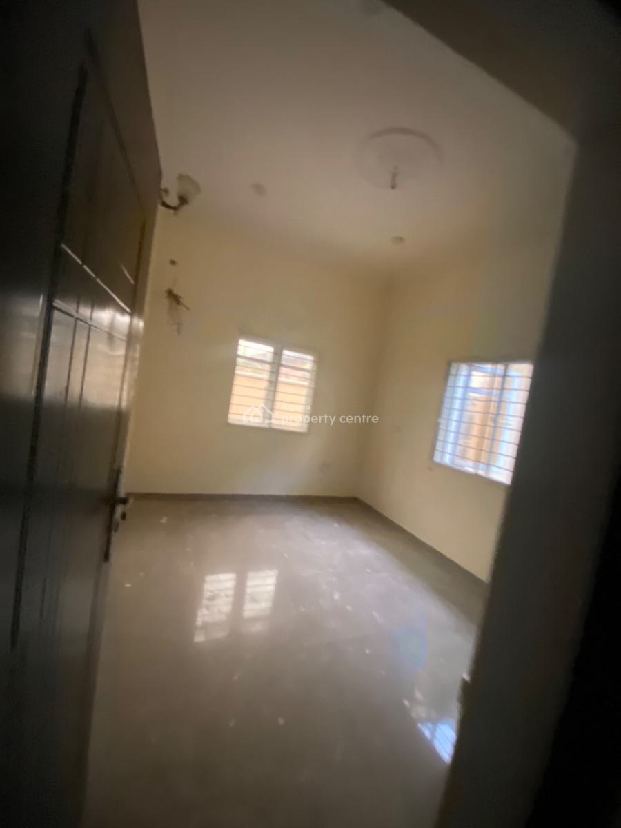 Luxuriously Spacious Nice 3bedroom Flat with Excellent Finishing, No. 12b, Rafiu Close Sangotedo, Sangotedo, Ajah, Lagos, House for Rent