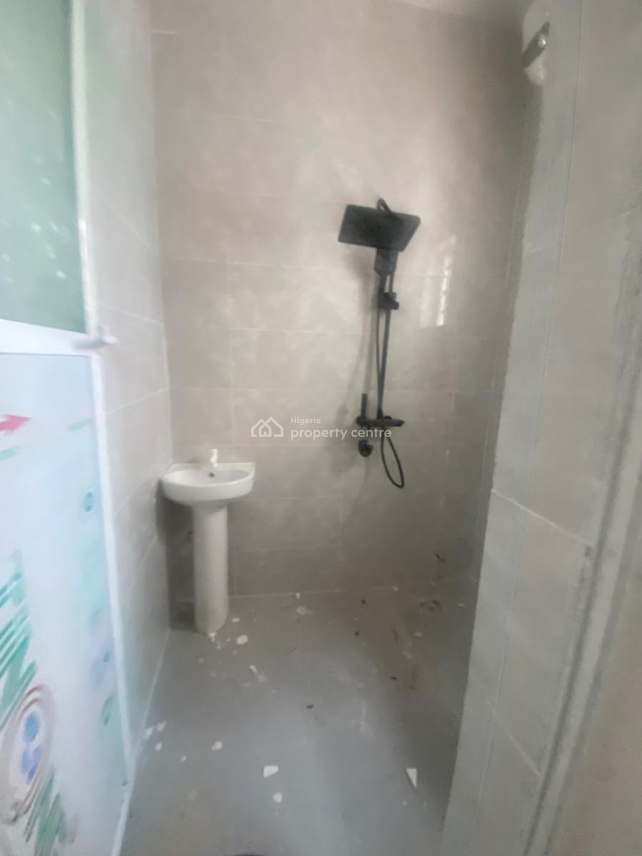 Luxuriously Spacious Nice Self Contain with Excellent Finishing, No. 12b, Rafiu Close, Ologolo, Lekki, Lagos, Self Contain (single Rooms) for Rent