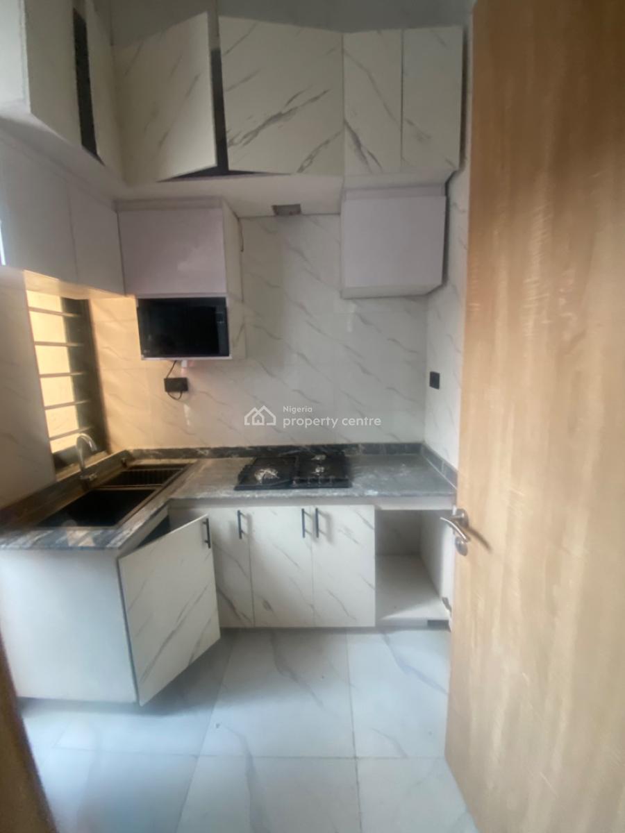 Luxuriously Spacious Nice Self Contain with Excellent Finishing, No. 12b, Rafiu Close, Ologolo, Lekki, Lagos, Self Contain (single Rooms) for Rent
