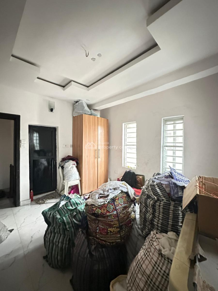 Fantastic Lovely 3 Bedrooms Flat, Surulere, Lagos, Flat / Apartment for Sale