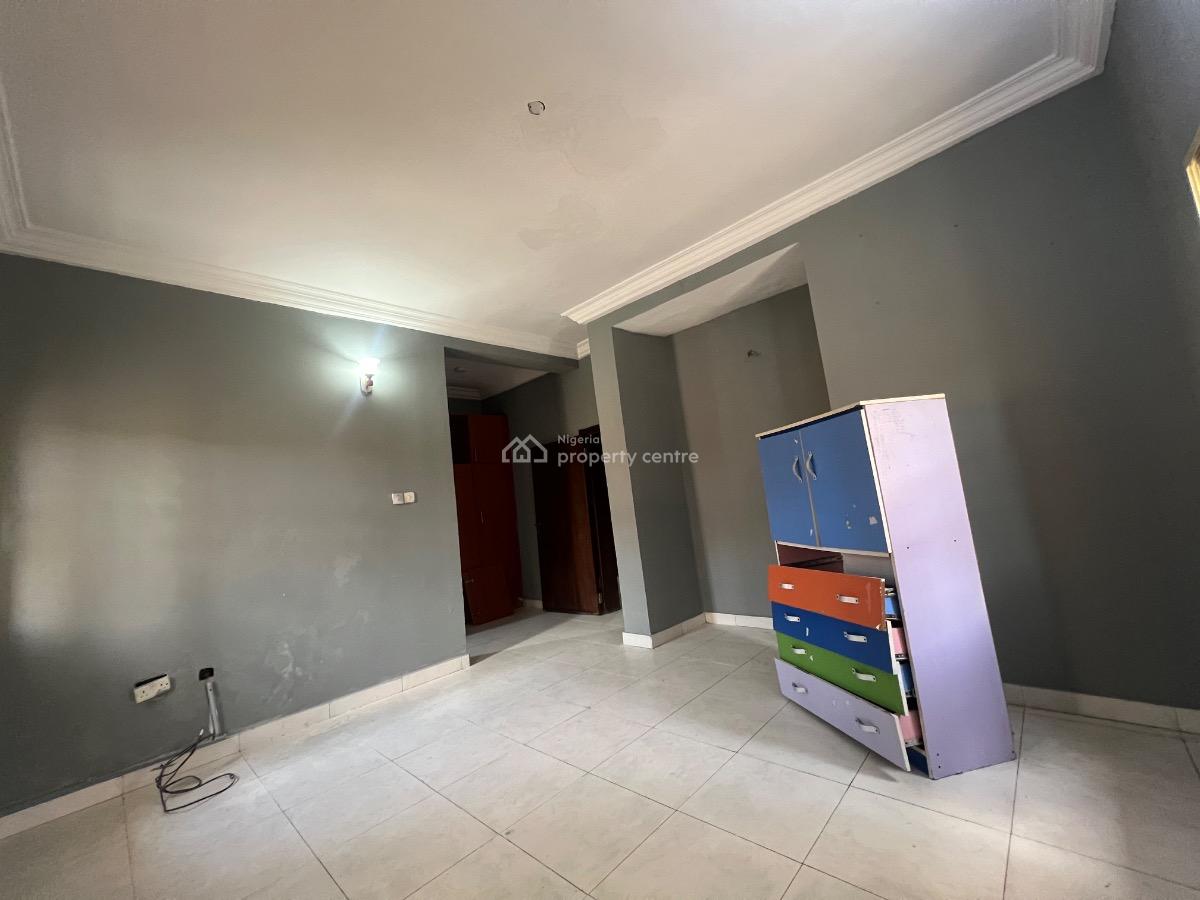 3 Bedrooms Flat, Valley County Estate, By Ogidan Bus-stop, Sangotedo, Ajah, Lagos, Flat / Apartment for Rent