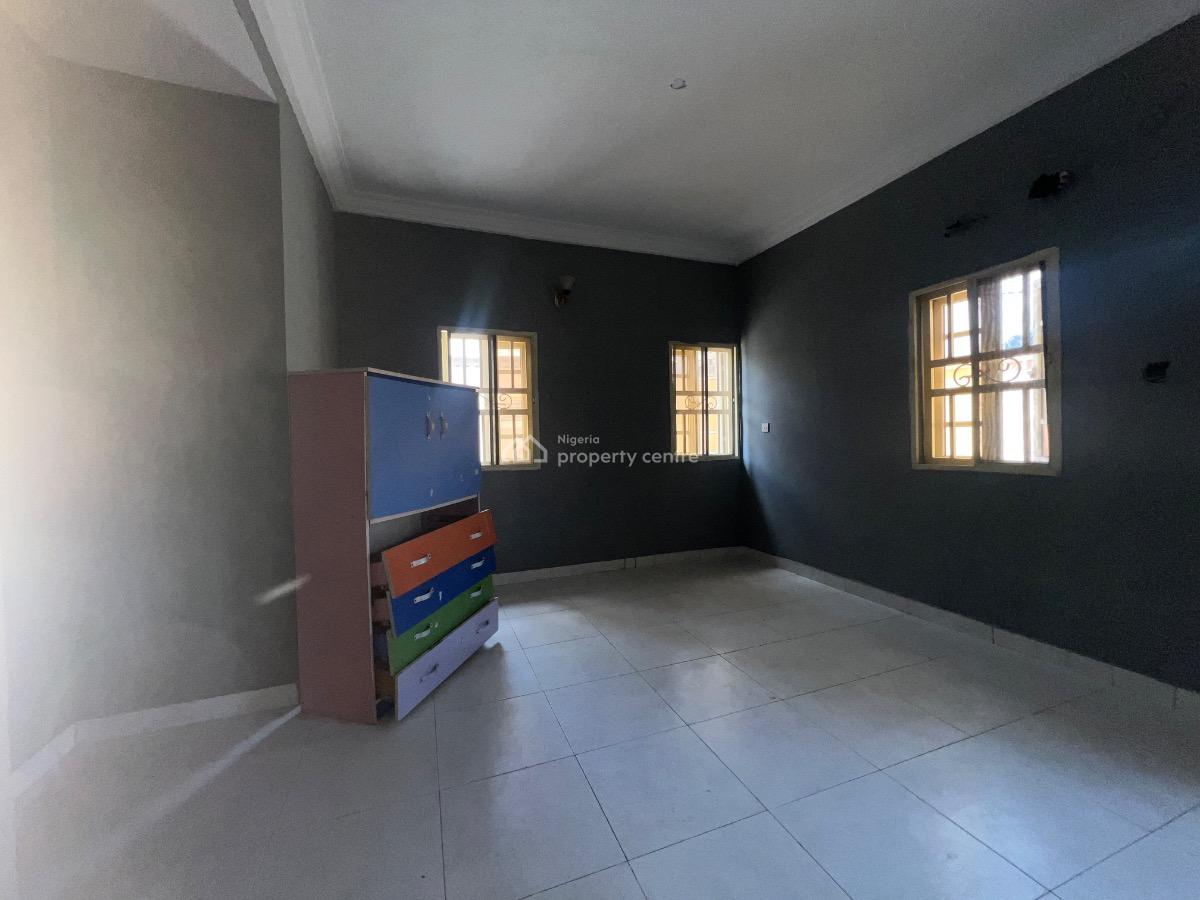 3 Bedrooms Flat, Valley County Estate, By Ogidan Bus-stop, Sangotedo, Ajah, Lagos, Flat / Apartment for Rent