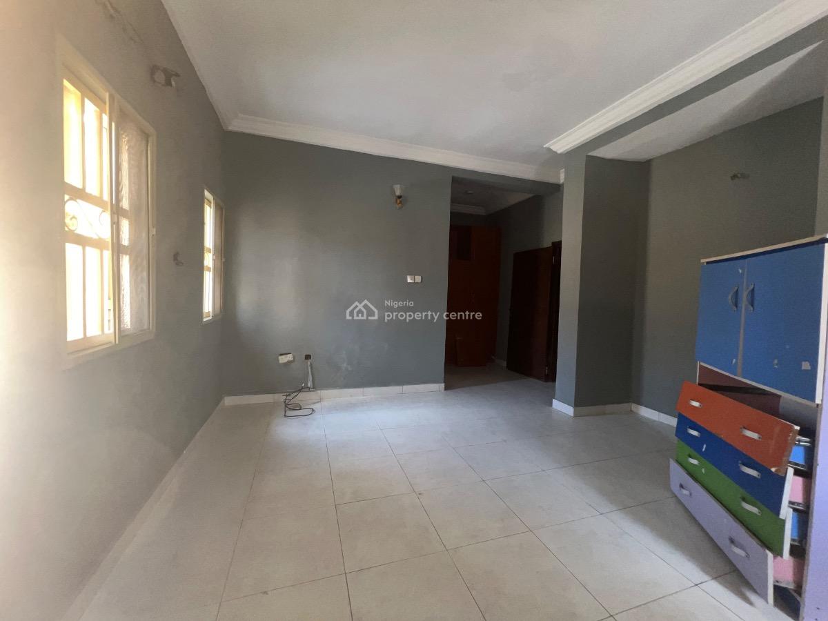 3 Bedrooms Flat, Valley County Estate, By Ogidan Bus-stop, Sangotedo, Ajah, Lagos, Flat / Apartment for Rent