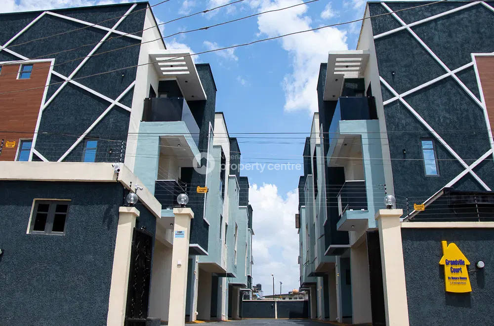 4 Bedroom Terraced Duplex Plus BQ and Laundry Room