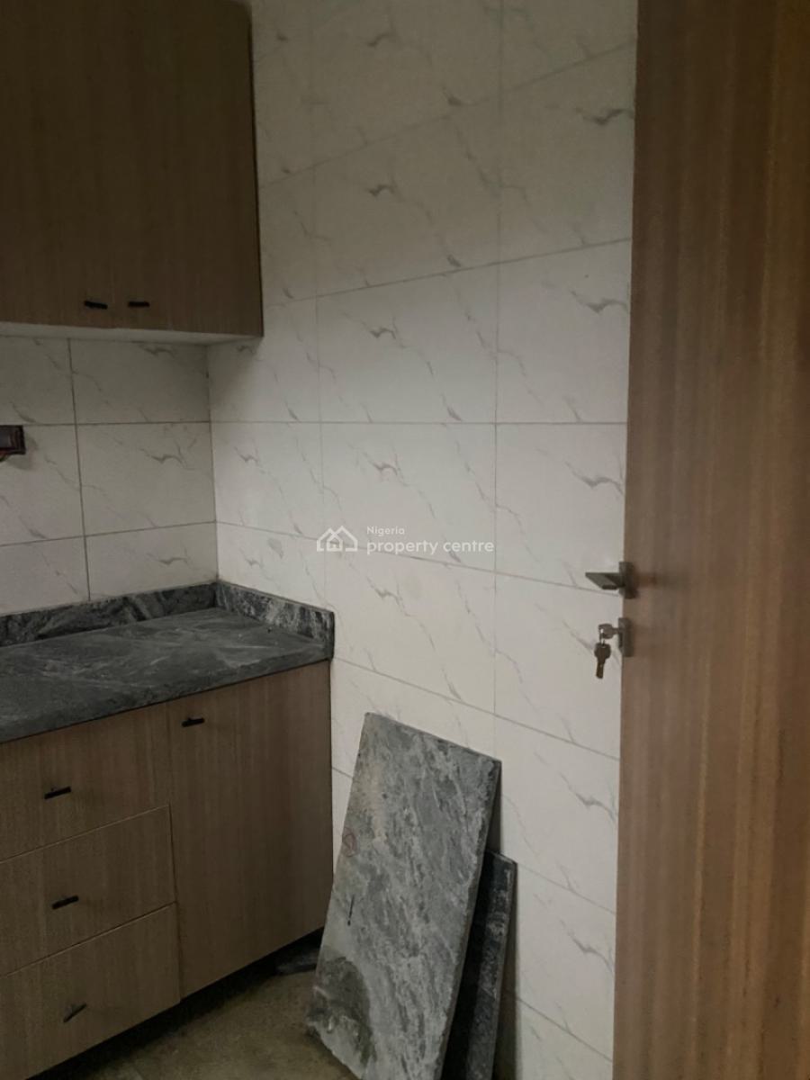 Luxuriously Spacious Mini Flat, No 14, Kayode Street, Sangotedo, Ajah, Lagos, Mini Flat (room and Parlour) for Rent