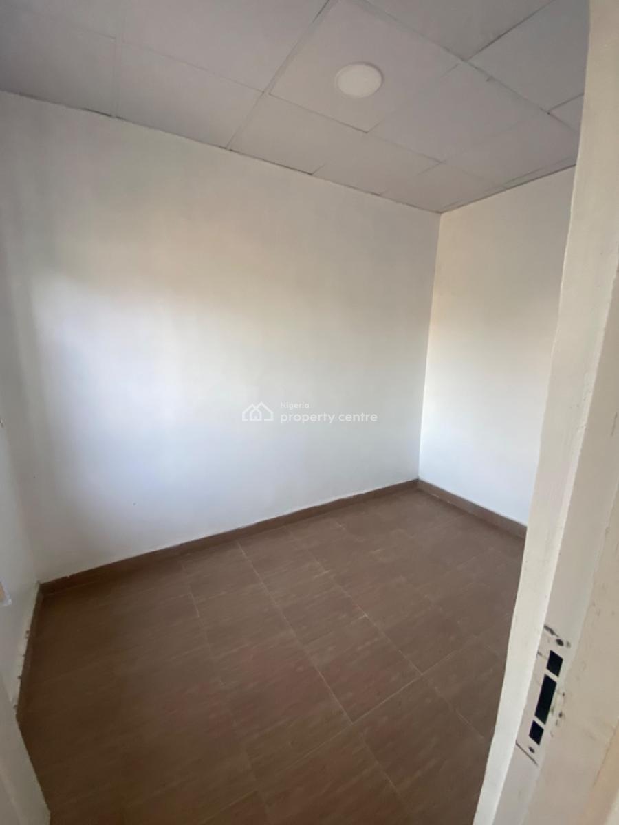Luxuriously Spacious Nice Mini Flat, No 14, Kayode Street, Abijo, Lekki, Lagos, Mini Flat (room and Parlour) for Rent