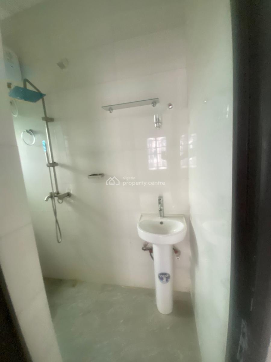 Luxuriously Spacious Nice 2 Bedroom Flat, No 14, Kayode Street  Abijo, Abijo, Lekki, Lagos, House for Rent