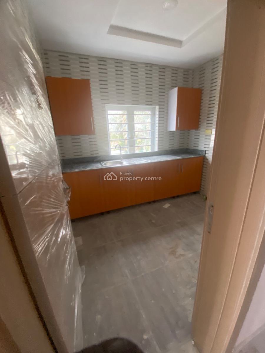 Luxuriously Spacious Mini Flat, No. 14b Femi Street, Sangotedo, Ajah, Lagos, Mini Flat (room and Parlour) for Rent
