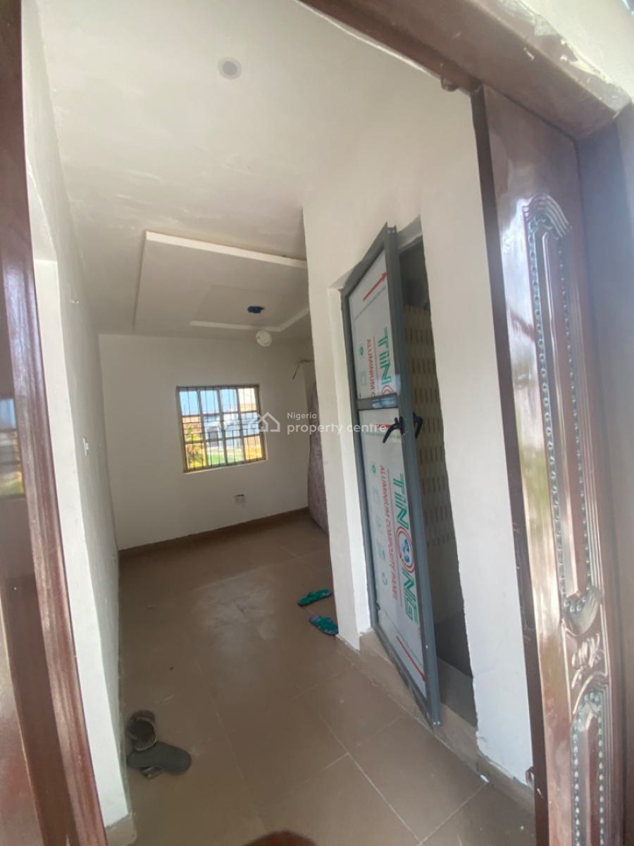 Luxuriously Spacious Mini Flat, No. 14b, Femi Street, Abijo, Lekki, Lagos, Mini Flat (room and Parlour) for Rent