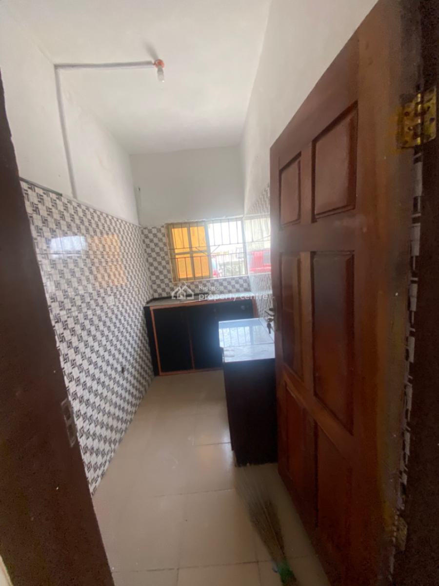 Luxuriously Spacious Self Contain, No. 14b, Femi Street, Sangotedo, Ibeju Lekki, Lagos, Self Contain (single Rooms) for Rent
