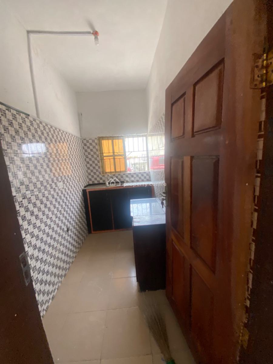 Luxuriously Spacious Self Contain, No. 14b, Femi Street, Sangotedo, Ibeju Lekki, Lagos, Self Contain (single Rooms) for Rent