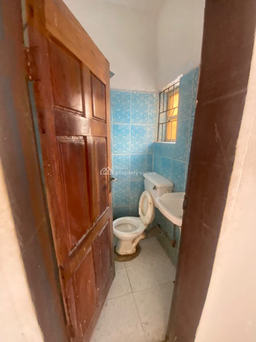 Luxuriously Spacious Self Contain, No. 14b, Femi Street, Sangotedo, Ibeju Lekki, Lagos, Self Contain (single Rooms) for Rent