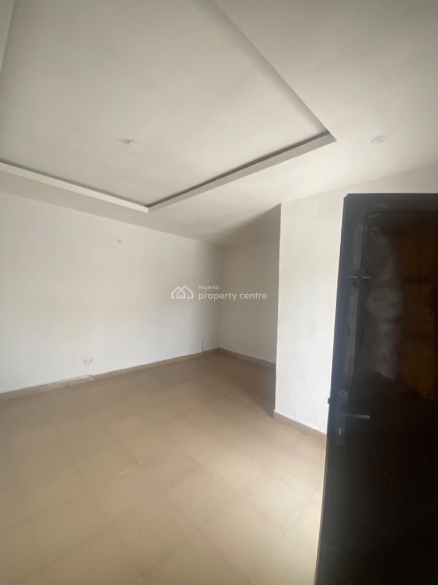 Luxuriously Spacious Self Contain, No. 14b, Femi Street, Sangotedo, Ibeju Lekki, Lagos, Self Contain (single Rooms) for Rent
