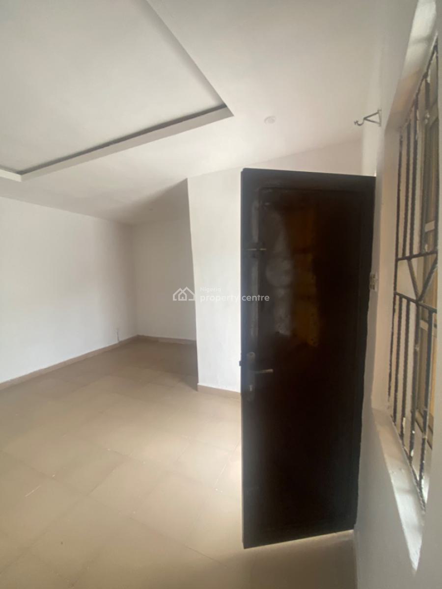 Luxuriously Spacious Self Contain, No. 14b, Femi Street, Sangotedo, Ibeju Lekki, Lagos, Self Contain (single Rooms) for Rent