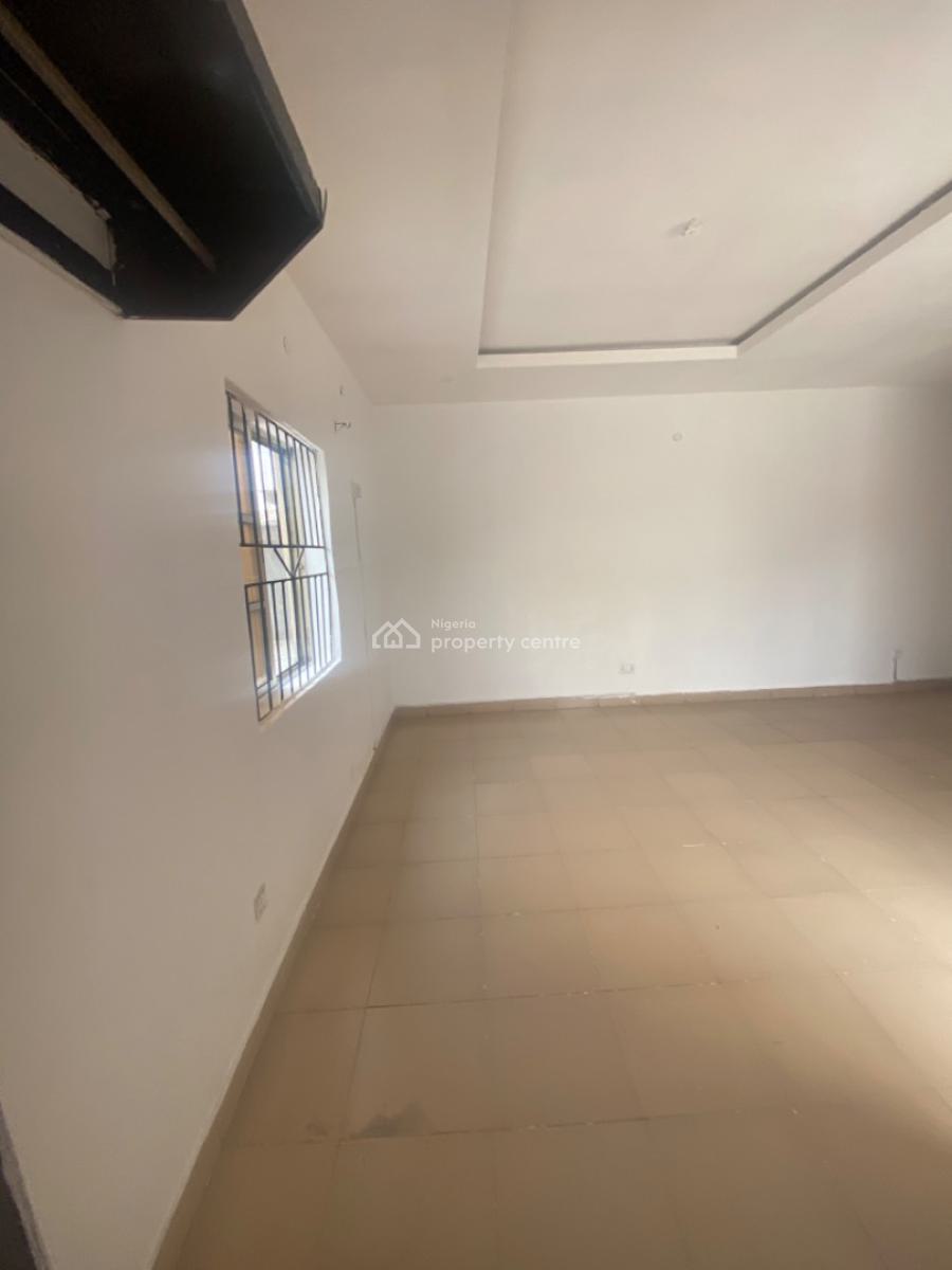 Luxuriously Spacious Self Contain, No. 14b, Femi Street, Sangotedo, Ibeju Lekki, Lagos, Self Contain (single Rooms) for Rent