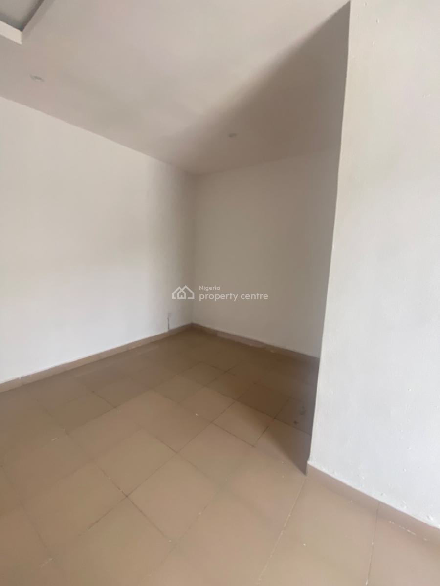 Luxuriously Spacious Self Contain, No. 14b, Femi Street, Sangotedo, Ibeju Lekki, Lagos, Self Contain (single Rooms) for Rent