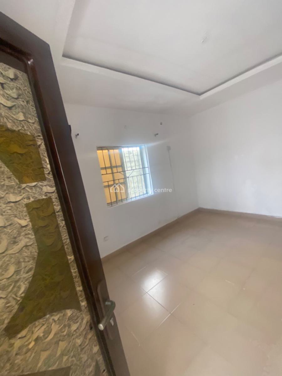 Luxuriously Spacious Self Contain, No. 14b, Femi Street, Sangotedo, Ibeju Lekki, Lagos, Self Contain (single Rooms) for Rent