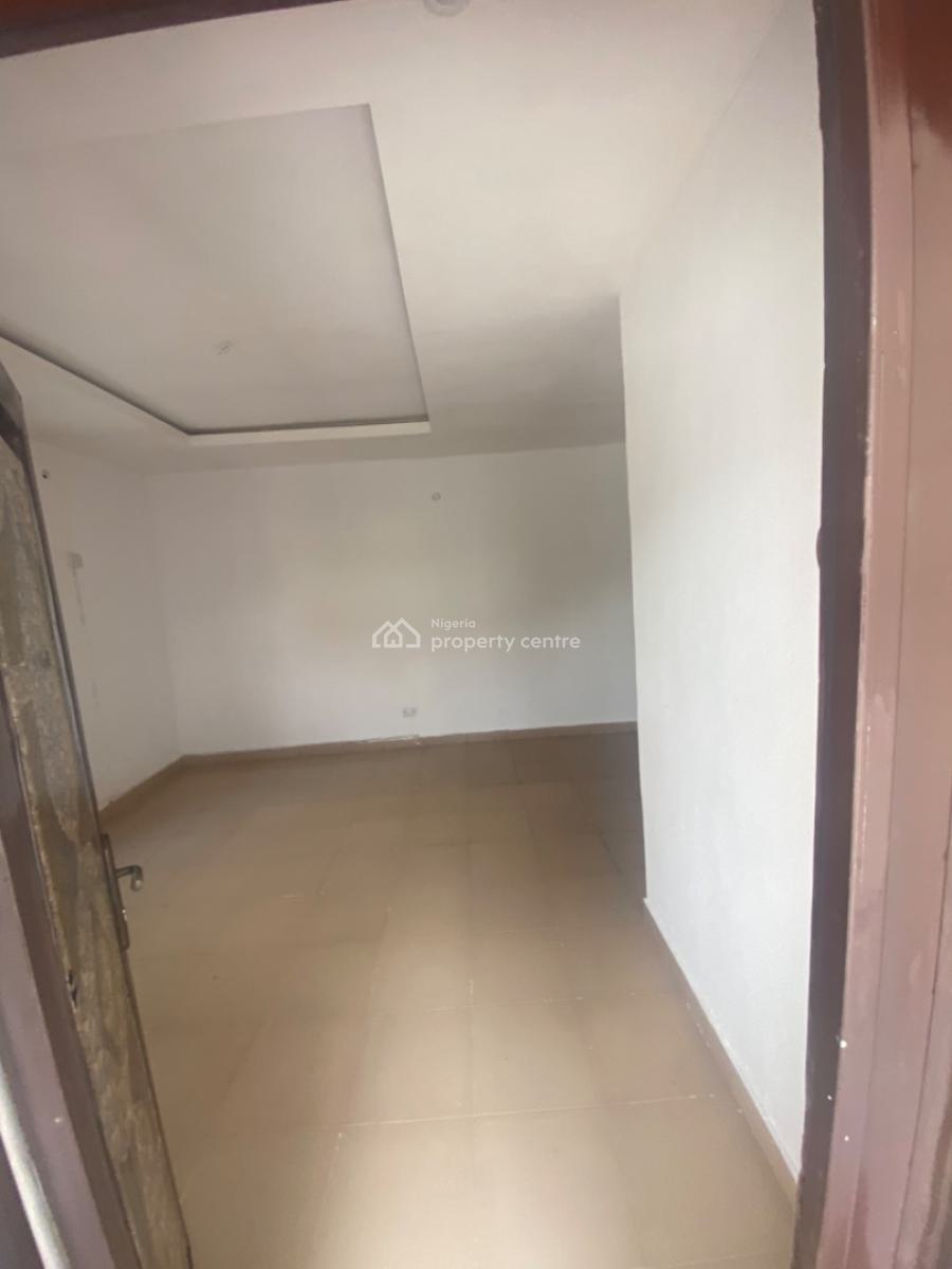 Luxuriously Spacious Self Contain, No. 14b, Femi Street, Sangotedo, Ibeju Lekki, Lagos, Self Contain (single Rooms) for Rent