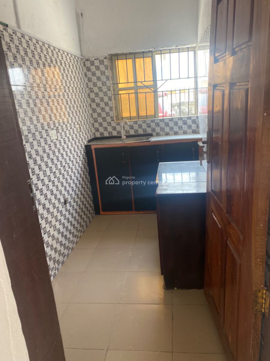 Luxuriously Spacious Self Contain, No. 14b, Femi Street, Sangotedo, Ibeju Lekki, Lagos, Self Contain (single Rooms) for Rent