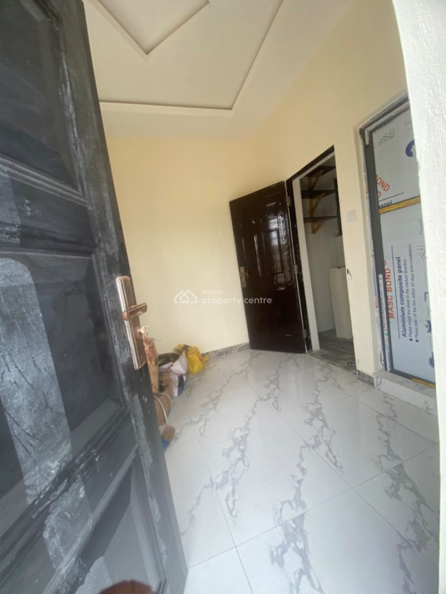 Luxuriously Spacious Nice Self Contain, No 25 Omolola Close, Awoyaya, Ibeju Lekki, Lagos, Self Contain (single Rooms) for Rent