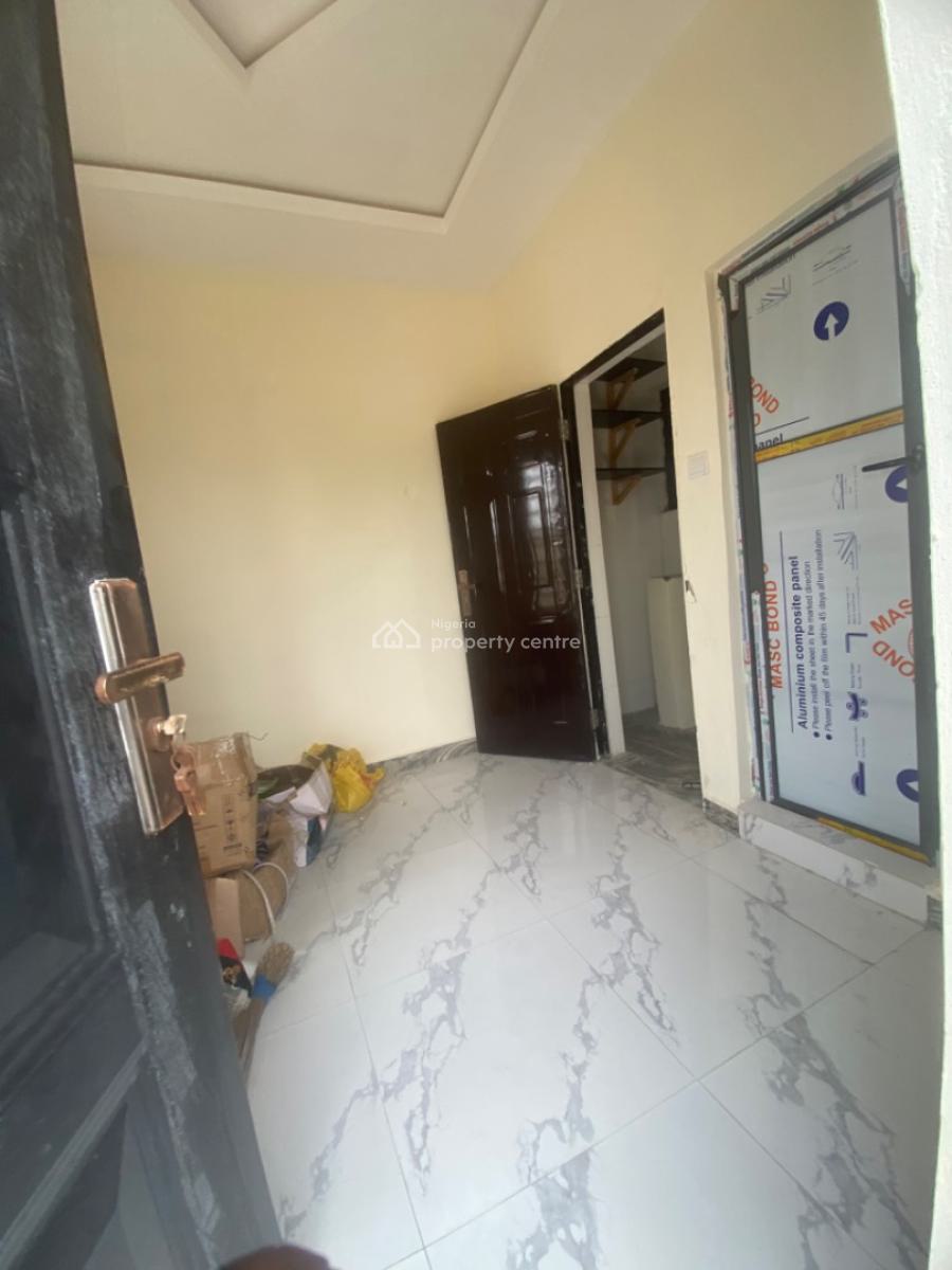 Luxuriously Spacious Nice Self Contain, No 25 Omolola Close, Awoyaya, Ibeju Lekki, Lagos, Self Contain (single Rooms) for Rent