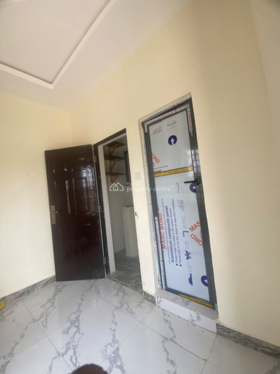 Luxuriously Spacious Nice Self Contain, No 25 Omolola Close, Awoyaya, Ibeju Lekki, Lagos, Self Contain (single Rooms) for Rent