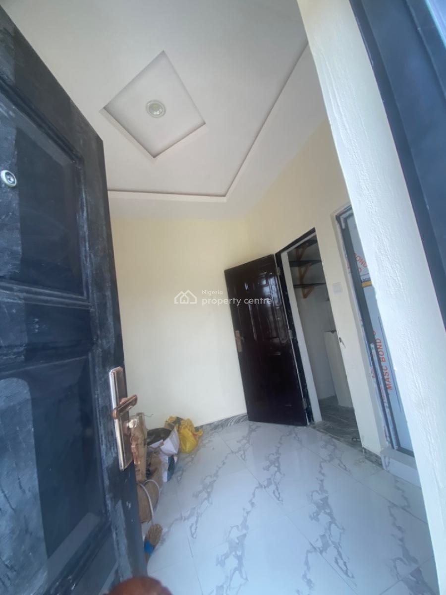 Luxuriously Spacious Nice Self Contain, No 25 Omolola Close, Awoyaya, Ibeju Lekki, Lagos, Self Contain (single Rooms) for Rent