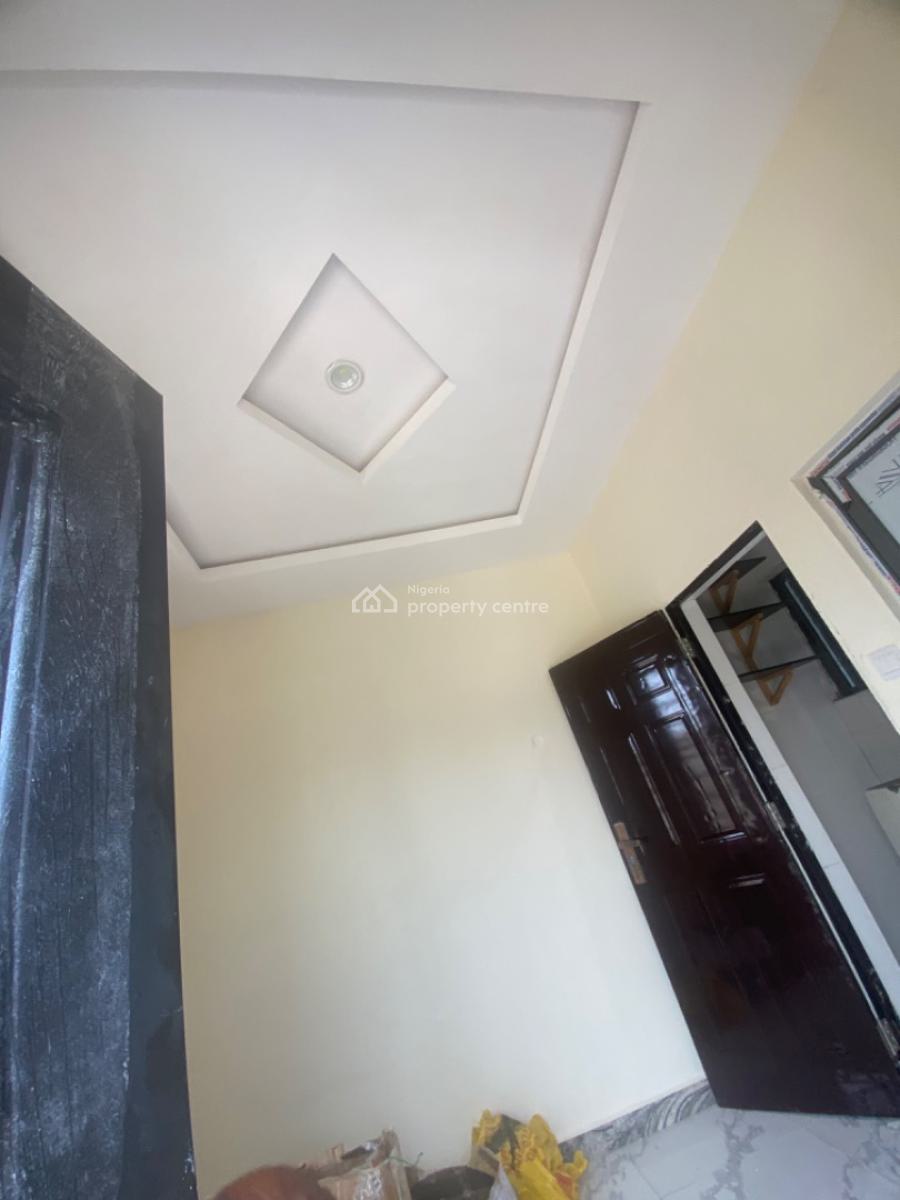 Luxuriously Spacious Nice Self Contain, No 25 Omolola Close, Awoyaya, Ibeju Lekki, Lagos, Self Contain (single Rooms) for Rent