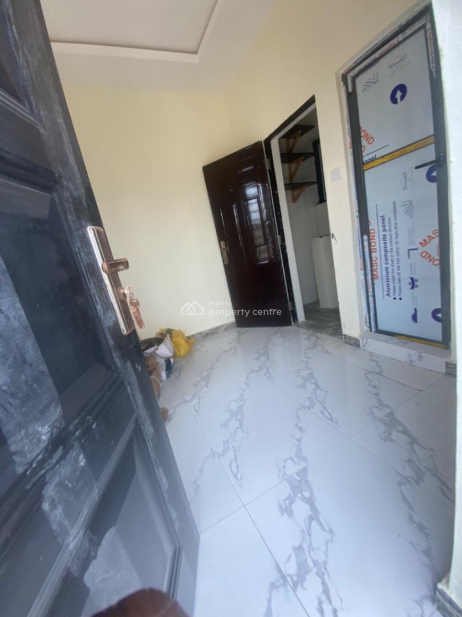 Luxuriously Spacious Nice Self Contain, No 25 Omolola Close, Awoyaya, Ibeju Lekki, Lagos, Self Contain (single Rooms) for Rent