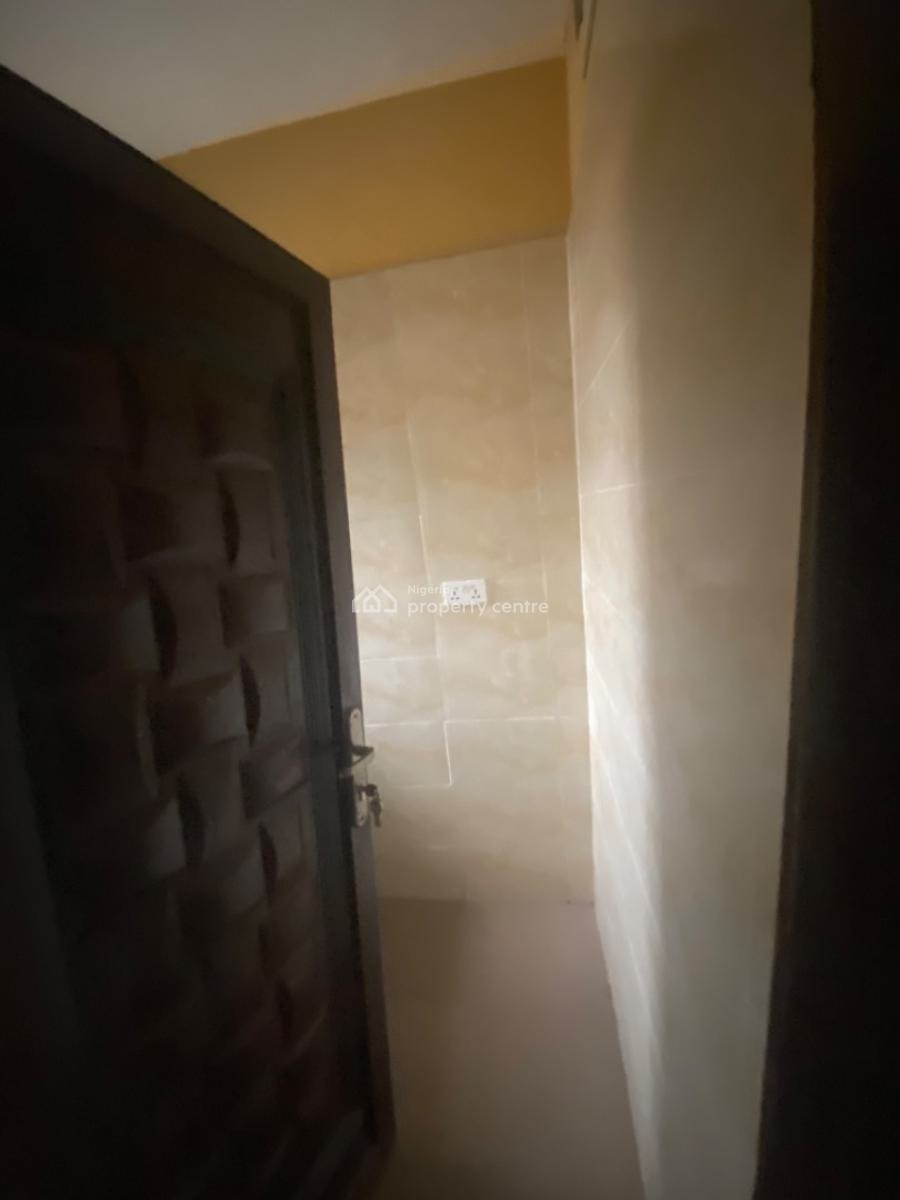 Luxuriously Spacious Nice Self Contain, No 4 Rafiu Street, Onosa, Ibeju Lekki, Lagos, Self Contain (single Rooms) for Rent