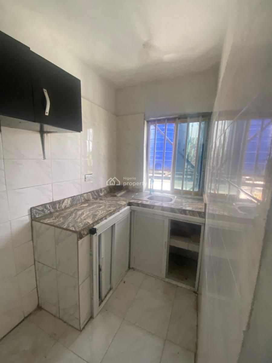 Luxuriously Spacious Nice Self Contain, No 4 Rafiu Street, Abijo, Lekki, Lagos, House for Rent