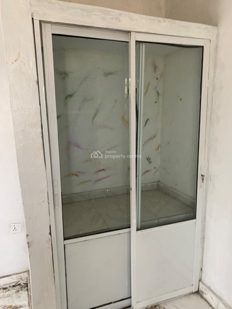 Luxuriously Spacious Nice Self Contain, No 4 Rafiu Street, Abijo, Lekki, Lagos, House for Rent