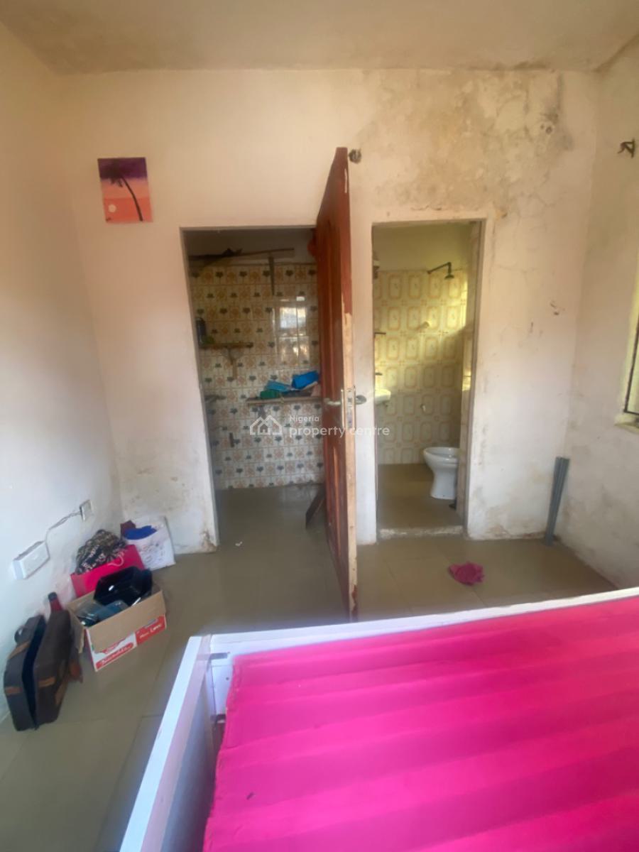 Luxuriously Spacious Nice Self Contain, No. 4, Rafiu Street, Sangotedo, Ajah, Lagos, Self Contain (single Rooms) for Rent