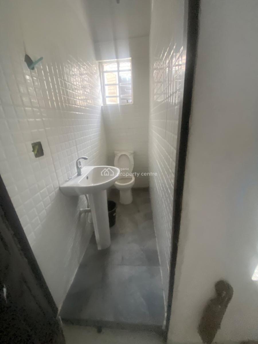 Luxuriously Spacious Nice 2 Bedroom Flat, No. 4, Rafiu Street, Sangotedo, Ajah, Lagos, House for Rent