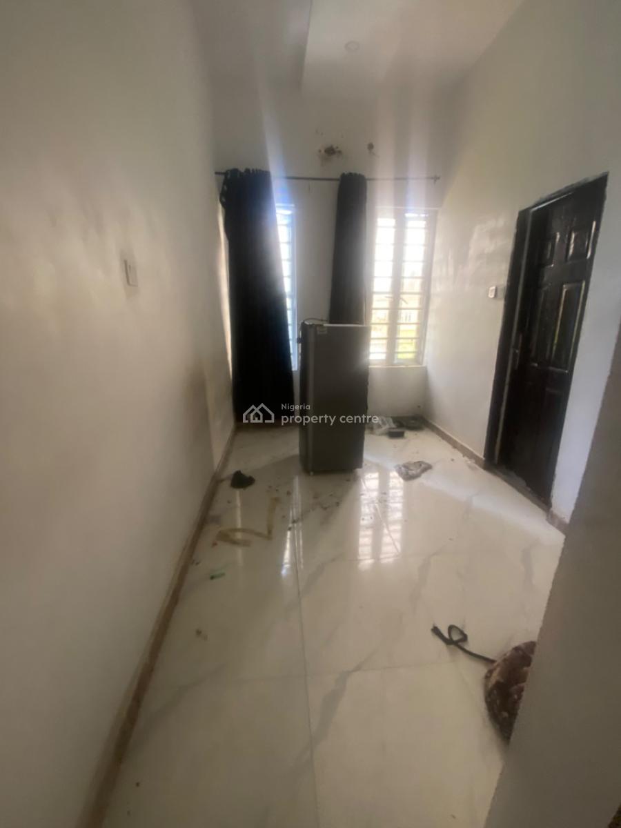 Luxuriously Spacious Nice 2 Bedroom Flat, No. 4, Rafiu Street, Sangotedo, Ajah, Lagos, House for Rent