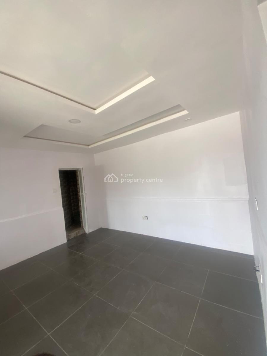 Luxuriously Spacious Nice Mini Flat, No. 4, Rafiu Street, Sangotedo, Ajah, Lagos, Mini Flat (room and Parlour) for Rent