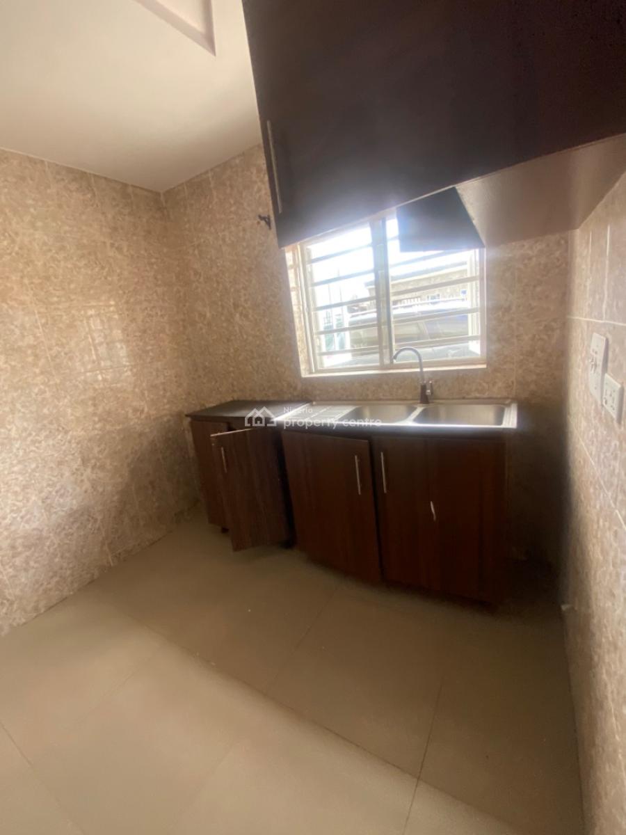 Luxuriously Spacious Nice Mini Flat, No. 4, Rafiu Street, Sangotedo, Ajah, Lagos, Mini Flat (room and Parlour) for Rent