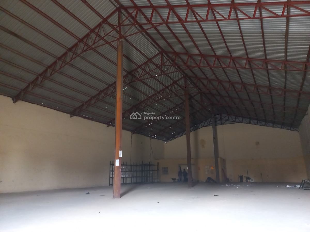 Standard Warehouse Measuring 680 Sqms, Kubwa Expressway, Kubwa, Abuja, Warehouse for Rent