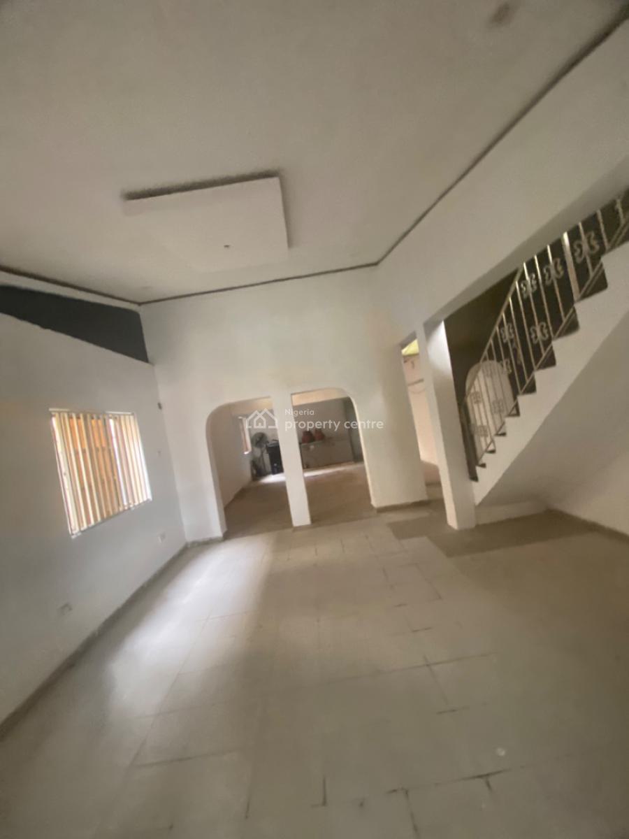 Luxuriously Nice Spacious Shop, No 12 Suru Street, Sangotedo, Ajah, Lagos, Restaurant / Bar for Rent