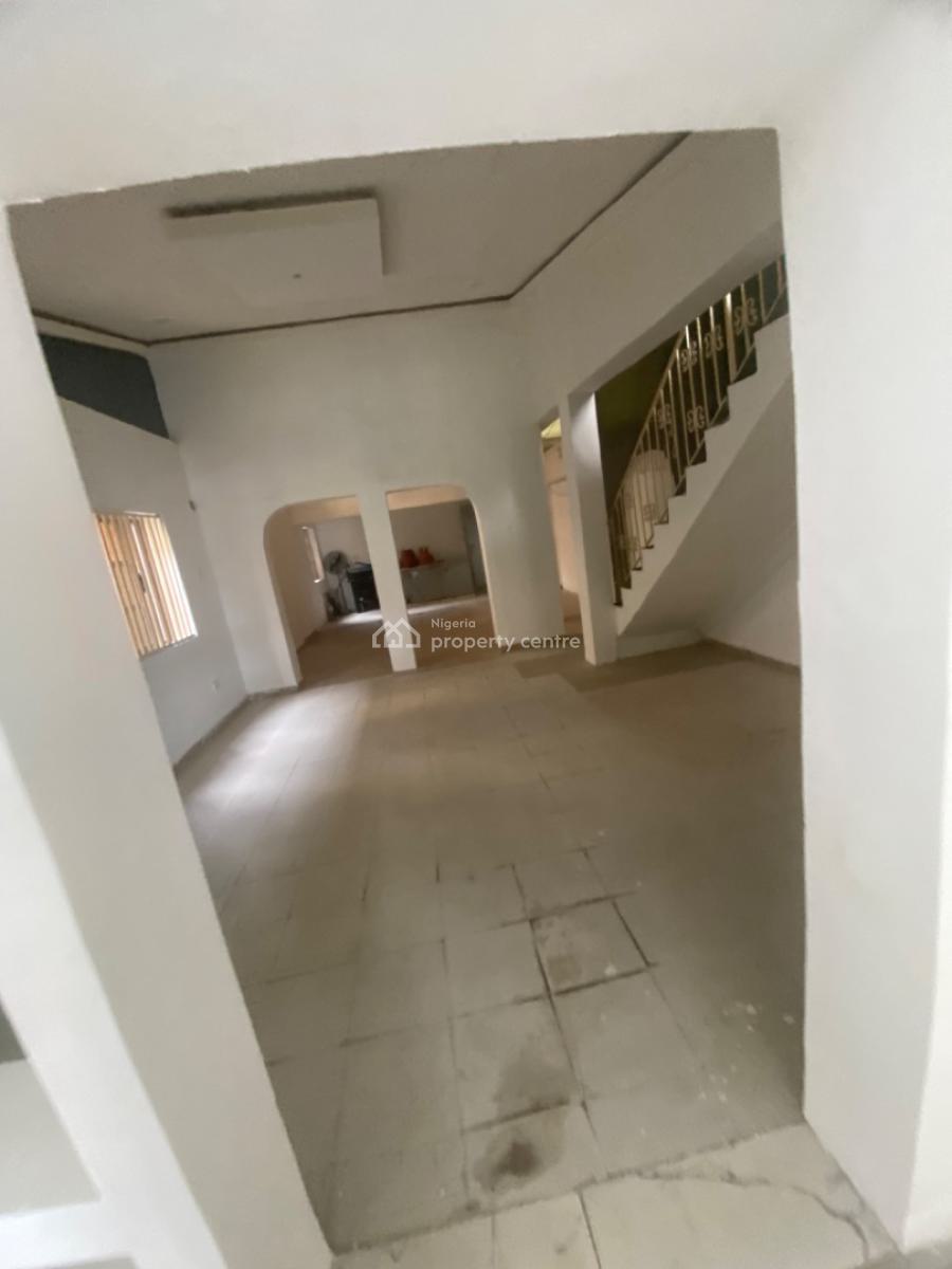 Luxuriously Nice Spacious Shop, No 12 Suru Street, Sangotedo, Ajah, Lagos, Restaurant / Bar for Rent