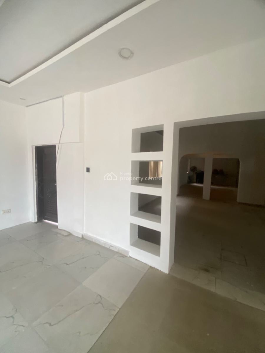 Luxuriously Nice Spacious Shop, No 12 Suru Street, Sangotedo, Ajah, Lagos, Restaurant / Bar for Rent