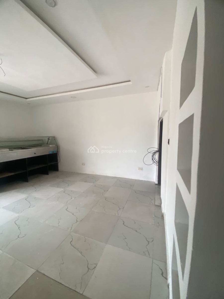 Luxuriously Nice Spacious Shop, No 12 Suru Street, Sangotedo, Ajah, Lagos, Restaurant / Bar for Rent