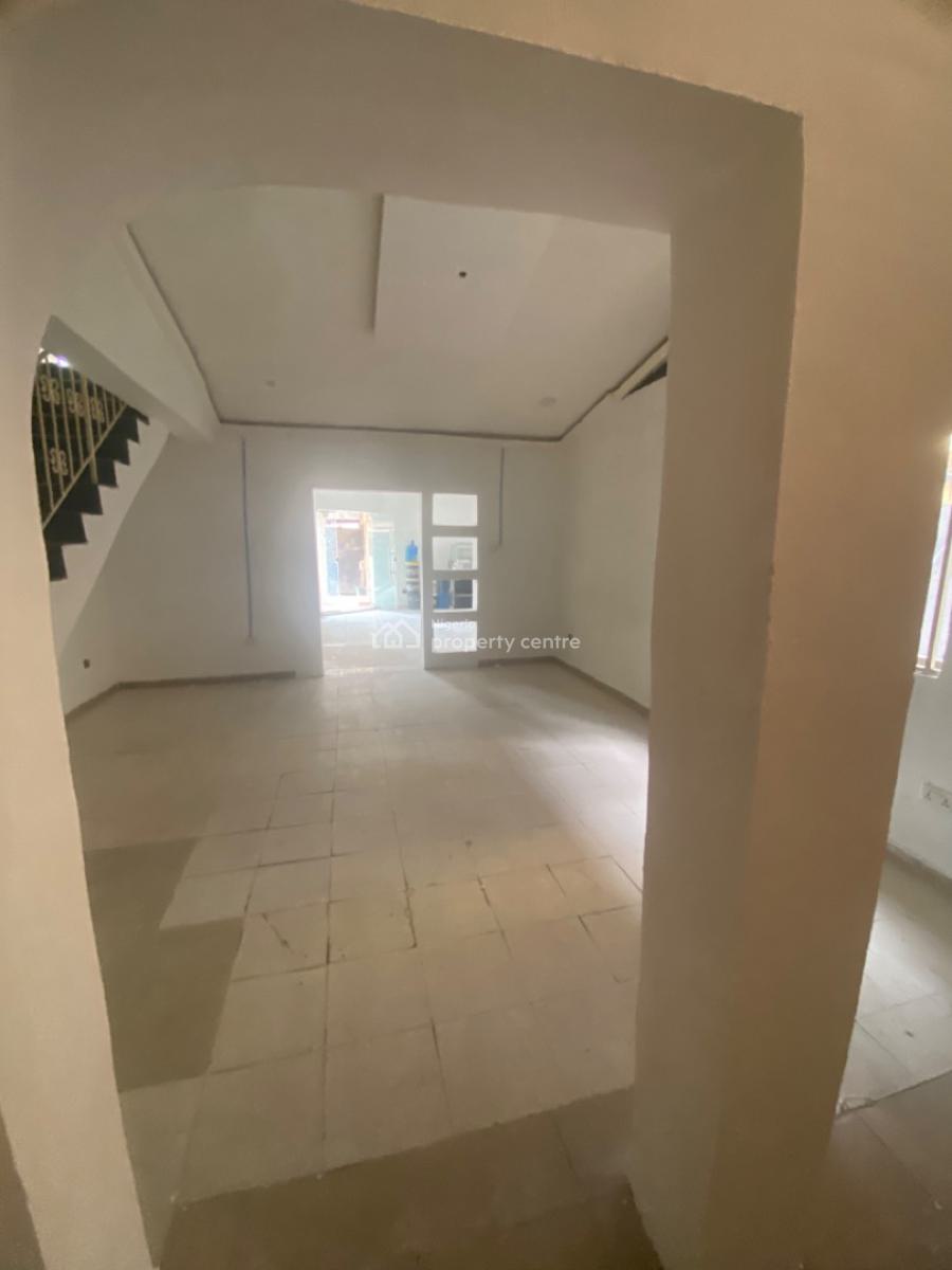 Luxuriously Nice Spacious Shop, No 12 Suru Street, Sangotedo, Ajah, Lagos, Restaurant / Bar for Rent
