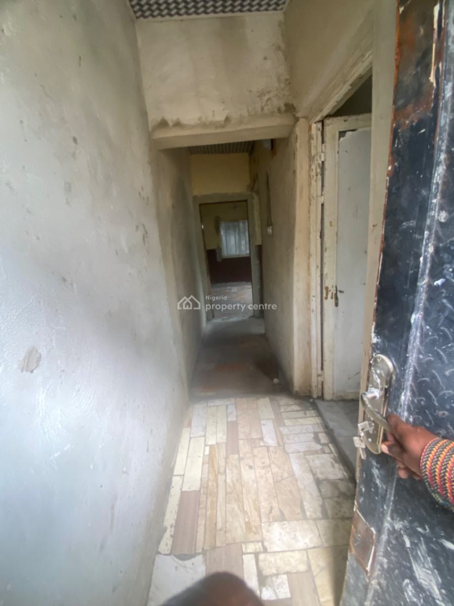 Luxuriously Spacious Nice Self Contain, No 23 Off Rafiu Street Abijo, Abijo, Lekki, Lagos, Self Contain (single Rooms) for Rent