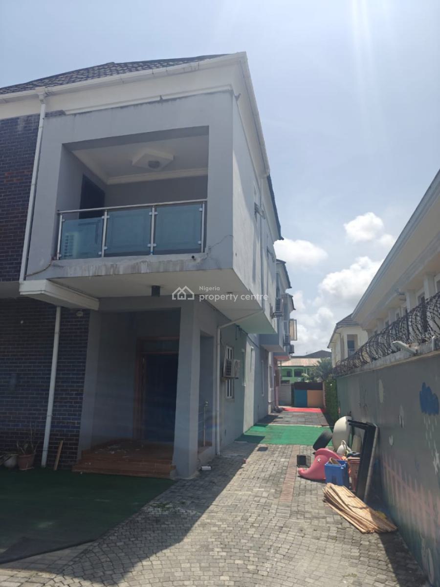 5 Bedrooms Fully Detaches House with 2 Rooms Bq and All En-suite, Lekki Phase 1, Lekki, Lagos, Detached Duplex for Rent