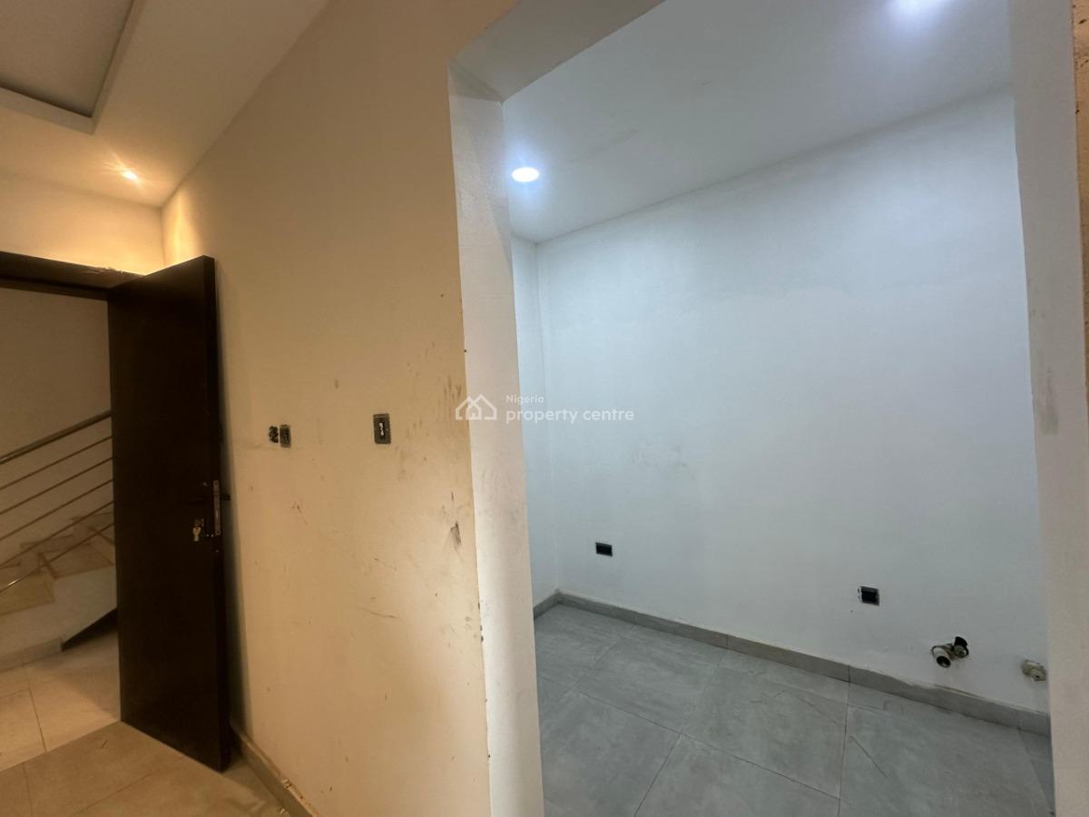 5 Bedroom Terraced Duplex, Off International Airport Road Ajao Estate, Isolo, Lagos, Terraced Duplex for Sale