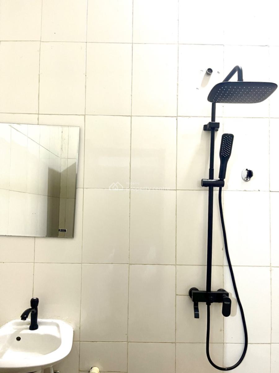 Cozy 2 Bedrooms Apartment, Lekan Ogunyemi Street, Ajao Estate, Airport Road, Ikeja, Lagos, Flat / Apartment Short Let