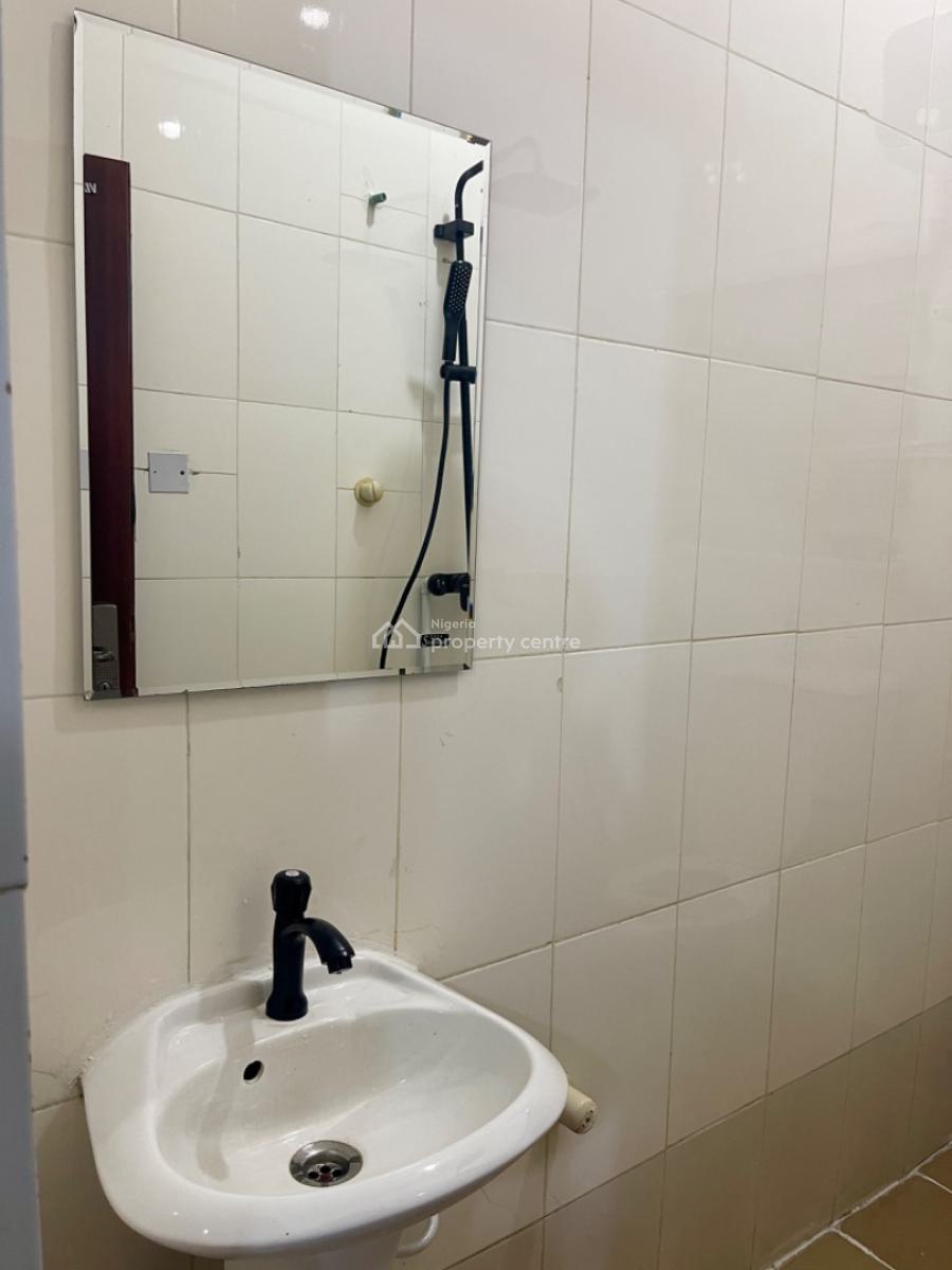 Cozy 2 Bedrooms Apartment, Lekan Ogunyemi Street, Ajao Estate, Airport Road, Ikeja, Lagos, Flat / Apartment Short Let