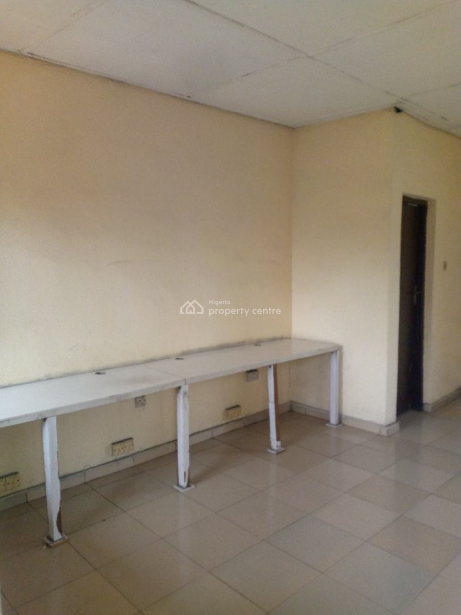 Offices Complex with Modern Facilities, Aba Road, Rumuokwurusi, Port Harcourt, Rivers, Plaza / Complex / Mall for Rent